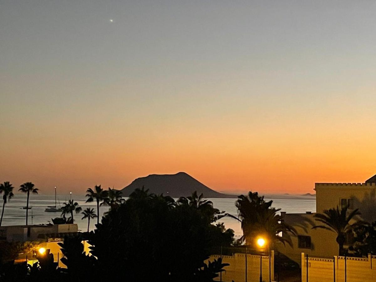 Alojamiento Playa Centro Corralejo 17 Екстер'єр фото